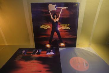 Preview: PAT TRAVERS - Makin Magic