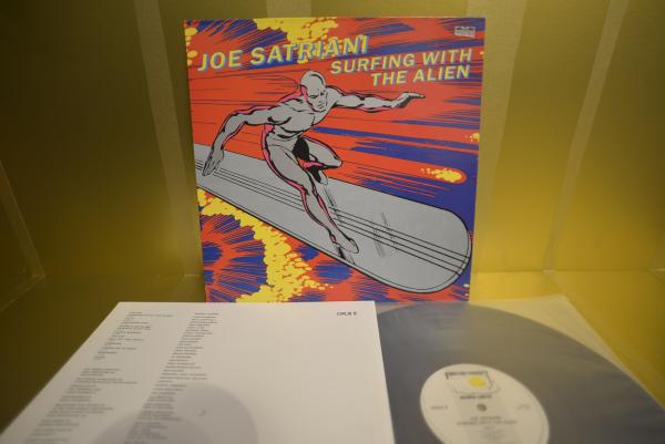 Joe Satriani - Surfing with the Alien